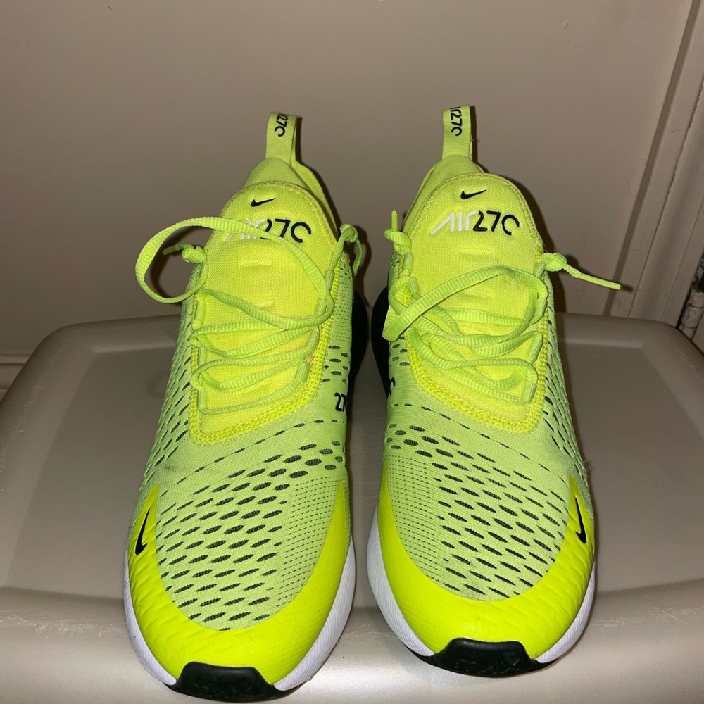 Mens Nike AirMax 270 in neon green